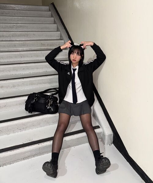 IUGAMAKARAS（イウガマカラス）の「Studded Nylon Shoulder Bag (Black)（ショルダーバッグ・レディース・その他・FREE）」の19枚目の写真