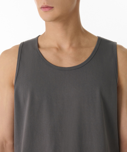 MUSINSA STANDARD（ムシンサスタンダード）の「スcoopネックスリーブレストップ[ガンメタル]（Tシャツ/カットソー・メンズ・その他・MEDIUM/X-LARGE/XX-LARGE/XXX-LARGE/SMALL/LARGE）」の3枚目の写真
