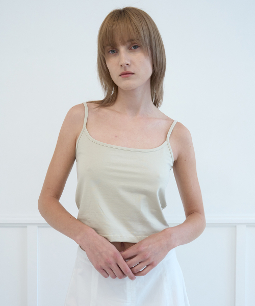 NUAKLE(ヌアクル)の「クロップキャミソール_ライトベージュ(Tシャツ/カットソー・レディース・その他・OS)」の1枚目の写真