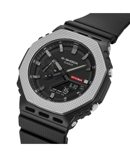 G-SHOCK(ジーショック)の「メタルベゼル / インダストリアルデザイン / GM-2100BM-1AJF(アナログ腕時計・メンズ・ブラック×シルバー・FREE)」の5枚目の写真
