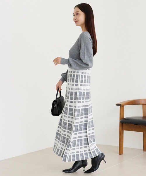 LAVEANGE（ラビアンジェ）の「【洗える】チェックジャガードニットワンピース（ワンピース・レディース・グレー/ブラック・F/3L/4L）」の16枚目の写真