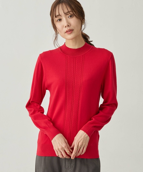 Petit Honfleur(プチオンフルール)の「【イージーケア】ハイネックニットプルオーバー【静電気防止・洗濯機OK・6色展開】(ニット/セーター・レディース・チャコールグレー/ブラック/アイボリー/グリーン/レッド/ネイビー・M/L)」の6枚目の写真