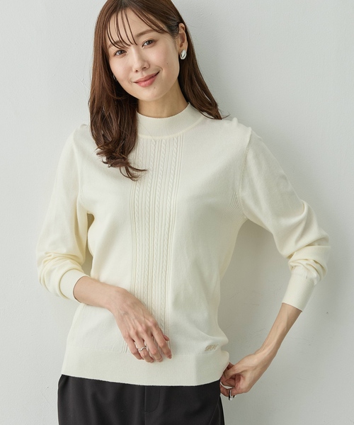 Petit Honfleur(プチオンフルール)の「【イージーケア】ハイネックニットプルオーバー【静電気防止・洗濯機OK・6色展開】(ニット/セーター・レディース・チャコールグレー/ブラック/アイボリー/グリーン/レッド/ネイビー・M/L)」の11枚目の写真