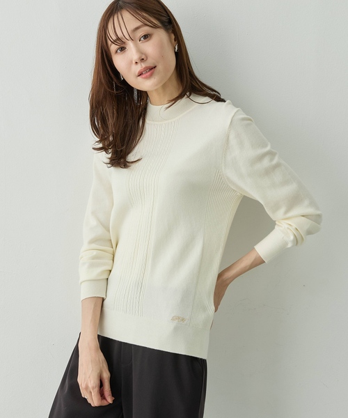 Petit Honfleur(プチオンフルール)の「【イージーケア】ハイネックニットプルオーバー【静電気防止・洗濯機OK・6色展開】(ニット/セーター・レディース・チャコールグレー/ブラック/アイボリー/グリーン/レッド/ネイビー・M/L)」の12枚目の写真