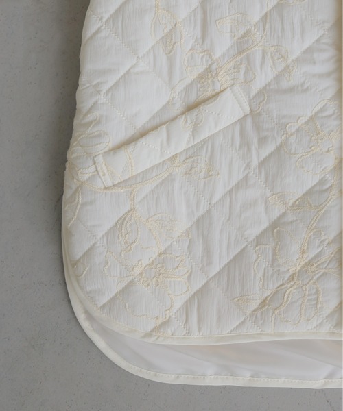 CLEIO（クレイオ）の「【CLEIO】-春アウター- コード刺繍入りキルティングジャケット CORD EMBROIDERED QUILTED JACKET/942-14619（ノーカラージャケット・レディース・アイボリー・FREE）」の5枚目の写真