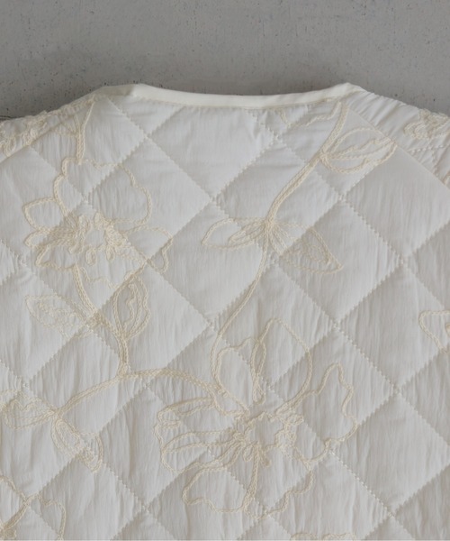 CLEIO（クレイオ）の「【CLEIO】-春アウター- コード刺繍入りキルティングジャケット CORD EMBROIDERED QUILTED JACKET/942-14619（ノーカラージャケット・レディース・アイボリー・FREE）」の6枚目の写真