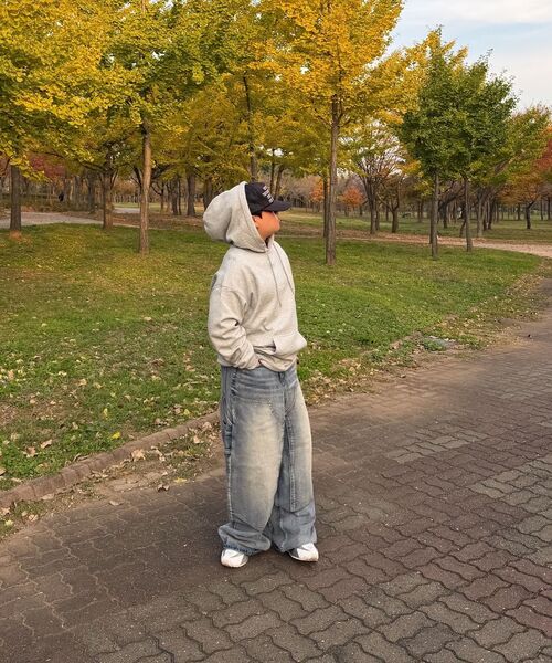 LIMELIGHT APPAREL(ライムライトアパレル)の「アパレルスタライトロゴオーバーサイズフードパーカー(グレー杢/ホワイト)(パーカー・メンズ・その他・SMALL/MEDIUM/LARGE/X-LARGE)」の6枚目の写真