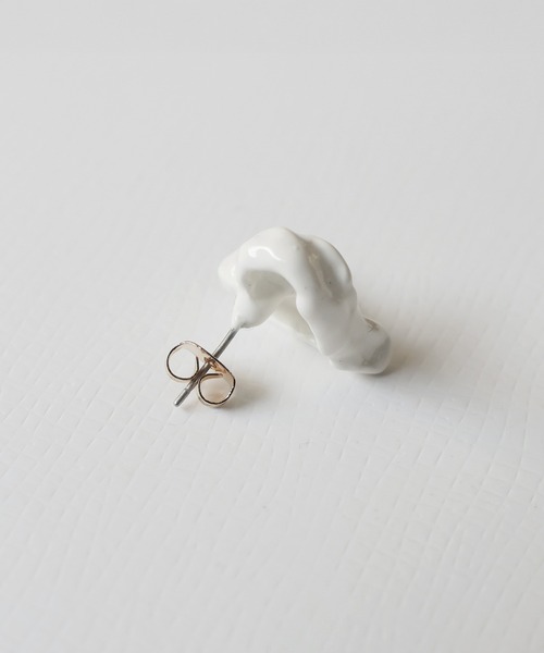 antiqua(アンティカ)の「ハート 陶器風 変形 ピアス(ピアス(両耳用)・レディース・モカ/アイボリー/ワインレッド/ブラック・FREE)」の20枚目の写真