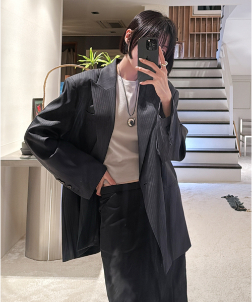 EMKM(ウウムキイム)の「ストライプサマーウールダブルオーバーサイズジャケット_DEEP CHARCOAL(テーラードジャケット・レディース・チャコール・FREE)」の1枚目の写真