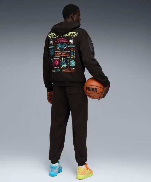 PUMA（プーマ）の「PUMA HOOPS x RICK AND MORTY HOODIE（プーマ Hoops x リック アンド モーティー フーディ）（パーカー・メンズ・ブラック系・MEDIUM/LARGE/X-LARGE）」の7枚目の写真