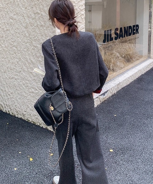 Diosfront（ディオスフロント）の「袖配色ショート丈ノーカラージャケットセットアップ（セットアップ・レディース・チャコールグレー・M/S/L）」の5枚目の写真