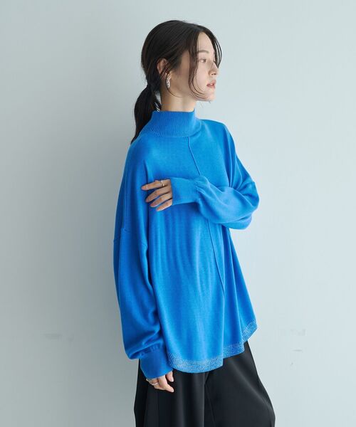 YECCA VECCA（イェッカヴェッカ）の「裾ラメMIXラウンドヘムニット（ニット/セーター・レディース・チャコールグレー/ブルー/グレイッシュベージュ・FREE）」の3枚目の写真