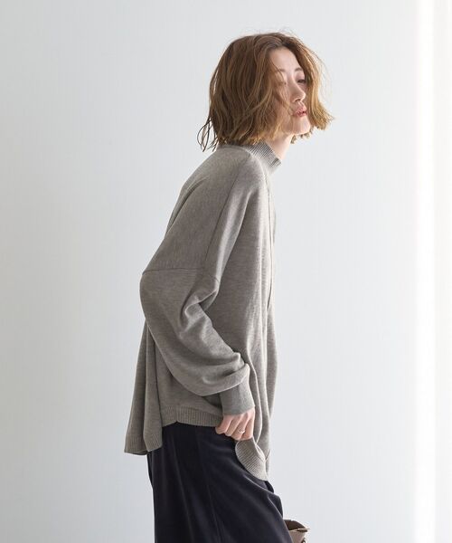 YECCA VECCA（イェッカヴェッカ）の「裾ラメMIXラウンドヘムニット（ニット/セーター・レディース・チャコールグレー/ブルー/グレイッシュベージュ・FREE）」の17枚目の写真