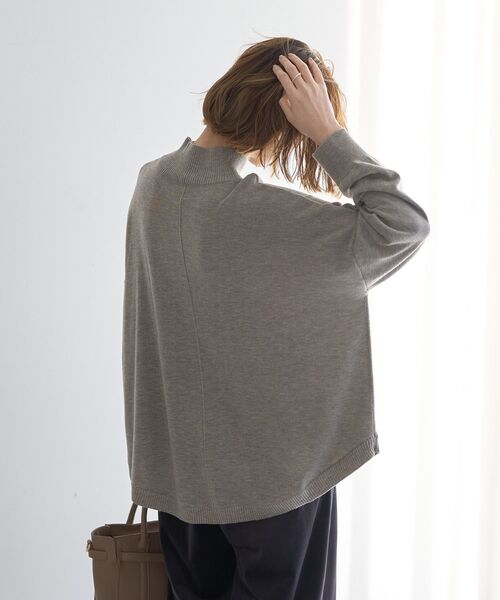 YECCA VECCA（イェッカヴェッカ）の「裾ラメMIXラウンドヘムニット（ニット/セーター・レディース・チャコールグレー/ブルー/グレイッシュベージュ・FREE）」の18枚目の写真