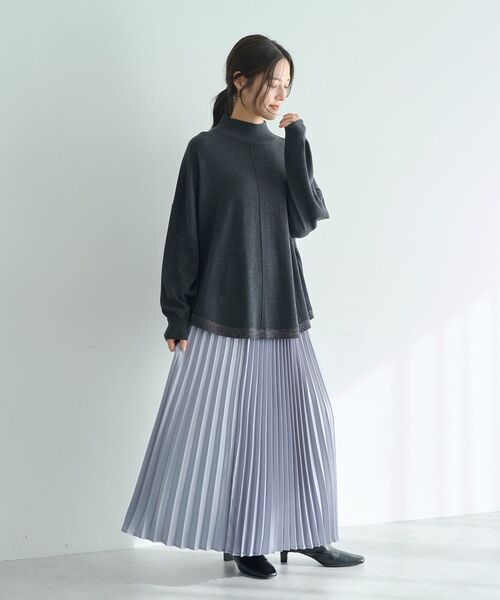 YECCA VECCA（イェッカヴェッカ）の「裾ラメMIXラウンドヘムニット（ニット/セーター・レディース・チャコールグレー/ブルー/グレイッシュベージュ・FREE）」の4枚目の写真