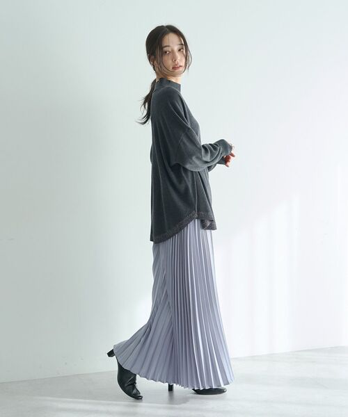 YECCA VECCA（イェッカヴェッカ）の「裾ラメMIXラウンドヘムニット（ニット/セーター・レディース・チャコールグレー/ブルー/グレイッシュベージュ・FREE）」の5枚目の写真