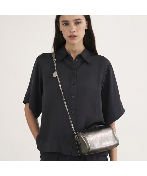 ANODDS(アンオズ)の「PIDI chain leather mini bag 5 color(ショルダーバッグ・レディース・ブラック/ブラウン/シルバー/アイボリー/シルバーグレー・FREE)」の3枚目の写真