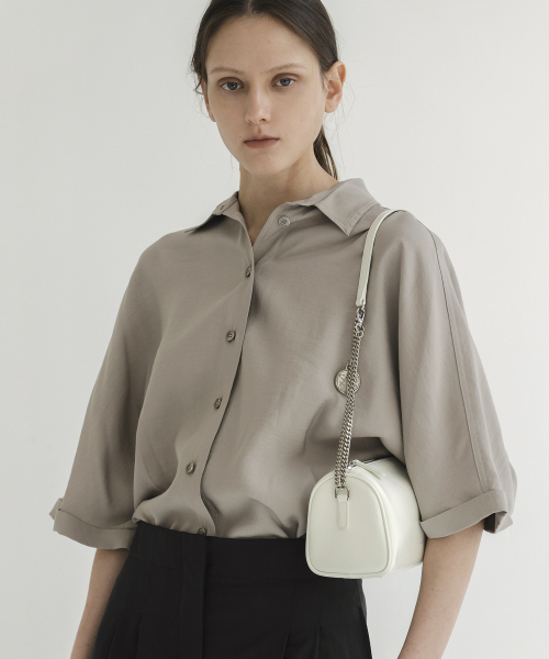 ANODDS(アンオズ)の「PIDI chain leather mini bag 5 color(ショルダーバッグ・レディース・ブラック/ブラウン/シルバー/アイボリー/シルバーグレー・FREE)」の9枚目の写真