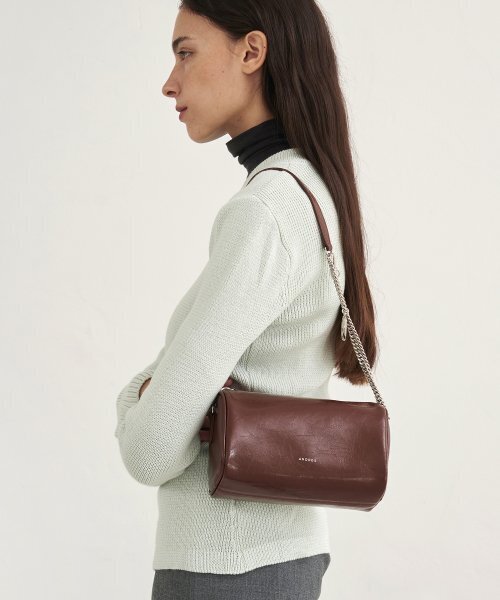 ANODDS(アンオズ)の「PIDI chain leather mini bag 5 color(ショルダーバッグ・レディース・ブラック/ブラウン/シルバー/アイボリー/シルバーグレー・FREE)」の11枚目の写真