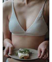 SOOPUI（スープイ）の「Triangle punching organic bra in Ivory（ブラジャー）」