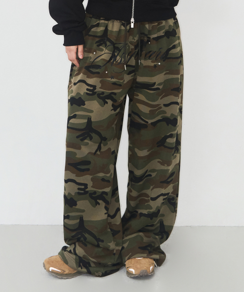 as you are（アズユーアー）の「AUレタリングロングスウェットパンツカモ（スウェットパンツ・レディース・その他・SMALL/MEDIUM）」の2枚目の写真