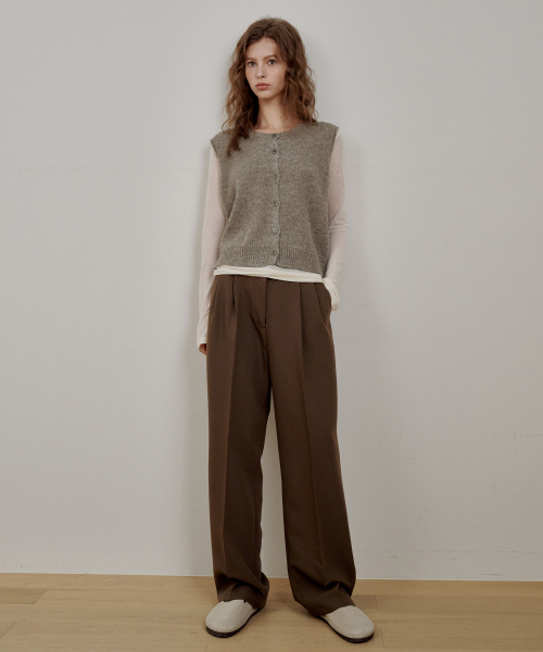 LOSSYROW(ロッシロー)の「Soft Two-Tuck Wide Slacks Brown(スラックス・レディース・ブラウン・SMALL/MEDIUM/LARGE)」の2枚目の写真