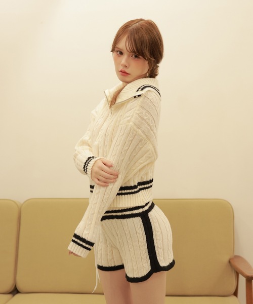 M DOLLY(エムドリー)の「line oliva knit set up/ラインオリーヴァニットセットアップ(セットアップ・レディース・ネイビー/アイボリー・FREE)」の6枚目の写真
