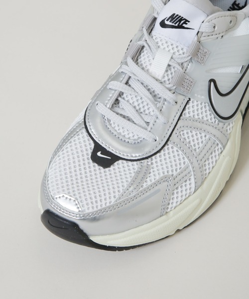 NIKE ナイキウィメンズ V2K ランスニーカー size25.0/シルバー NIKE/ナイキ ウィメンズ V2K ラン（スニーカー）｜NIKE（ナイキ）の