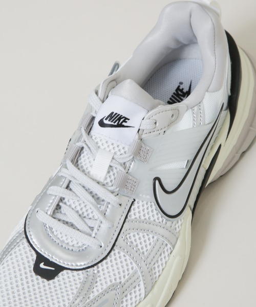 NIKE(ナイキ)の「NIKE/ナイキ ウィメンズ V2K ラン(スニーカー・レディース・ホワイト・23/24/25)」の5枚目の写真