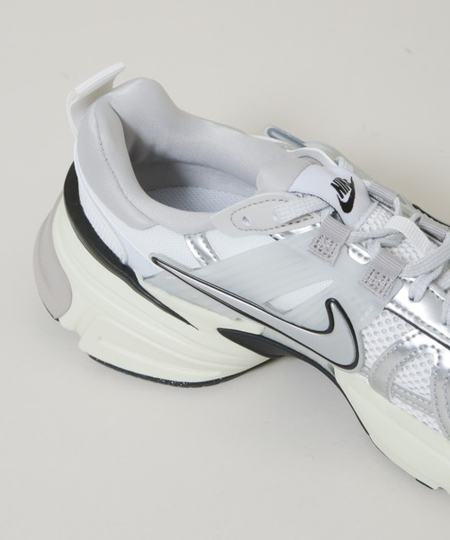 NIKE/ナイキ ウィメンズ V2K ラン（スニーカー）｜NIKE（ナイキ）の