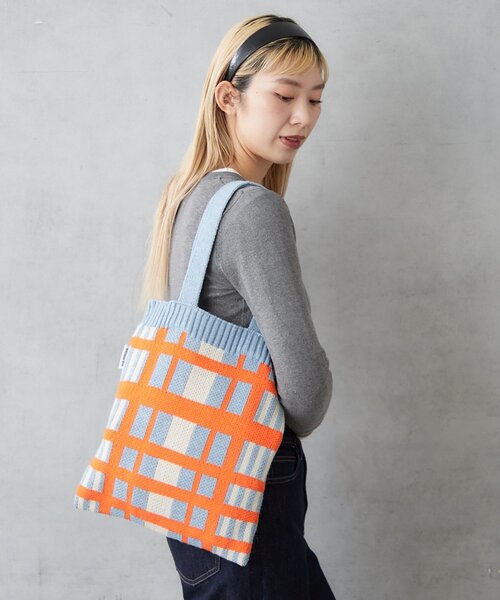 BIRTHDAY BAR（バースデイバー）の「ニットパターンワイドチェックバッグ（トートバッグ・レディース・グリーン/ブルー/グレー/アイボリー・0）」の4枚目の写真