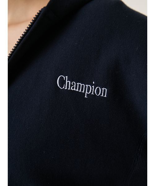 FRAY I.D（フレイアイディー）の「【FRAY I.D｜Champion】リバースウィーブショートフーディ（スウェット・レディース・オフホワイト/ピンク/ネイビー・F）」の19枚目の写真