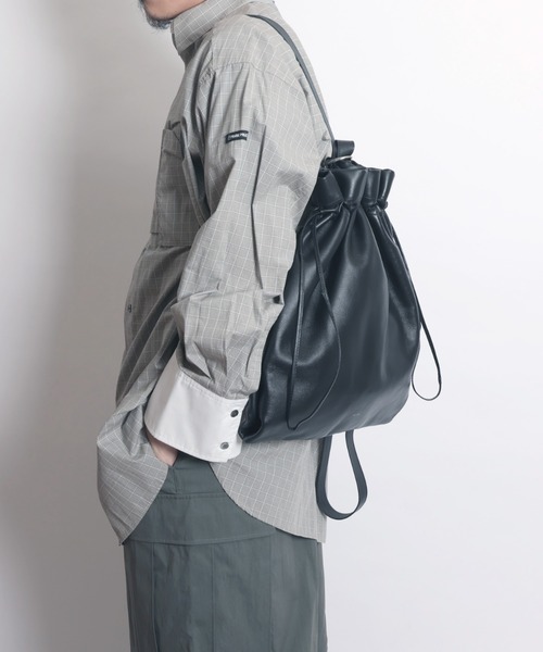 YArKA（ヤーカ）の「【YArKA/ヤーカ】real leather drawstring shoulder & backpack [bdbd5] / 巾着2wayナップサック（バックパック/リュック・レディース・ブラック・FREE）」の17枚目の写真