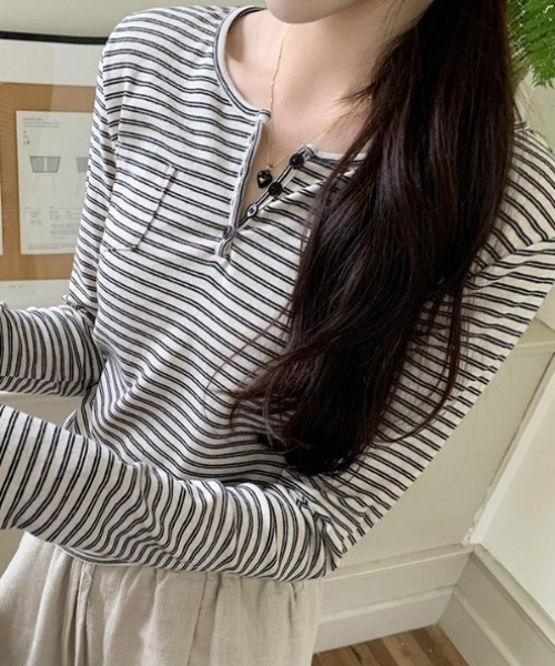 yuue' ( wear )(ユーイ)の「ボーダー柄ヘンリーネックロングTシャツ(Tシャツ/カットソー・レディース・アイボリー/ブラック・FREE)」の6枚目の写真