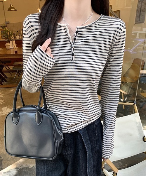 yuue' ( wear )(ユーイ)の「ボーダー柄ヘンリーネックロングTシャツ(Tシャツ/カットソー・レディース・アイボリー/ブラック・FREE)」の21枚目の写真