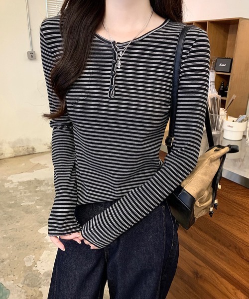 yuue' ( wear )(ユーイ)の「ボーダー柄ヘンリーネックロングTシャツ(Tシャツ/カットソー・レディース・アイボリー/ブラック・FREE)」の11枚目の写真