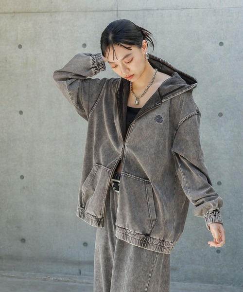 PBLIM（ページボーイリム）の「《UNISEX/まるでデニム見え！/紫外線カット/ストレッチ》マルデニZIPフーディ（パーカー・レディース・ブルー/ブラック・FREE）」の7枚目の写真