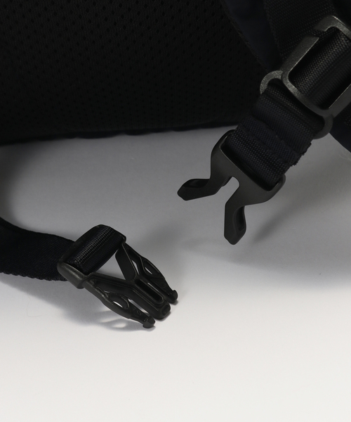 C.P. COMPANY（シーピーカンパニー）の「C.P.Company / シーピーカンパニー NYLON B BACKPACK（バックパック/リュック・メンズ・カーキ/ネイビー/ブラック・FREE）」の7枚目の写真