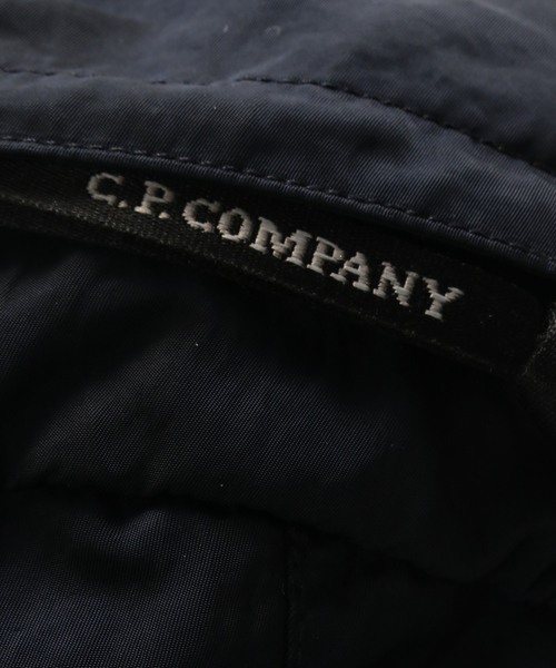 C.P. COMPANY（シーピーカンパニー）の「C.P.Company / シーピーカンパニー NYLON B BACKPACK（バックパック/リュック・メンズ・カーキ/ネイビー/ブラック・FREE）」の4枚目の写真
