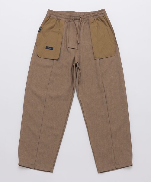 SHIPS（シップス）の「SHIPS: Comfy Line ワイド ピンタック イージーパンツ（その他パンツ・メンズ・チャコールグレー/ライトグレー/ブラウン/ネイビー・SMALL/MEDIUM/LARGE）」の13枚目の写真