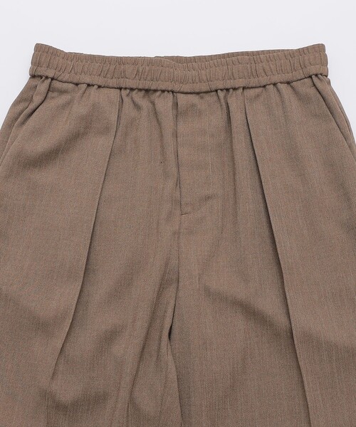 SHIPS（シップス）の「SHIPS: Comfy Line ワイド ピンタック イージーパンツ（その他パンツ・メンズ・チャコールグレー/ライトグレー/ブラウン/ネイビー・SMALL/MEDIUM/LARGE）」の17枚目の写真