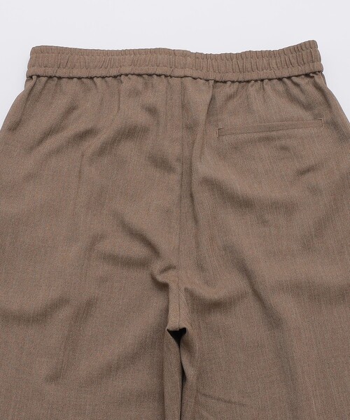 SHIPS（シップス）の「SHIPS: Comfy Line ワイド ピンタック イージーパンツ（その他パンツ・メンズ・チャコールグレー/ライトグレー/ブラウン/ネイビー・SMALL/MEDIUM/LARGE）」の18枚目の写真