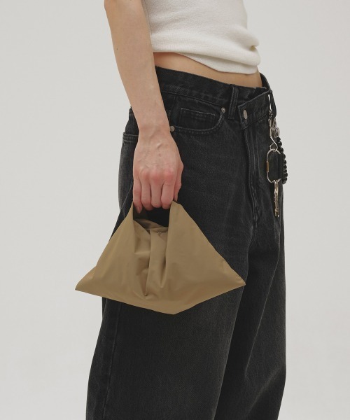 TODAYFUL（トゥデイフル）の「Leatherbelt Mini Bag（ハンドバッグ・レディース・ベージュ/ブラック・FREE）」の6枚目の写真