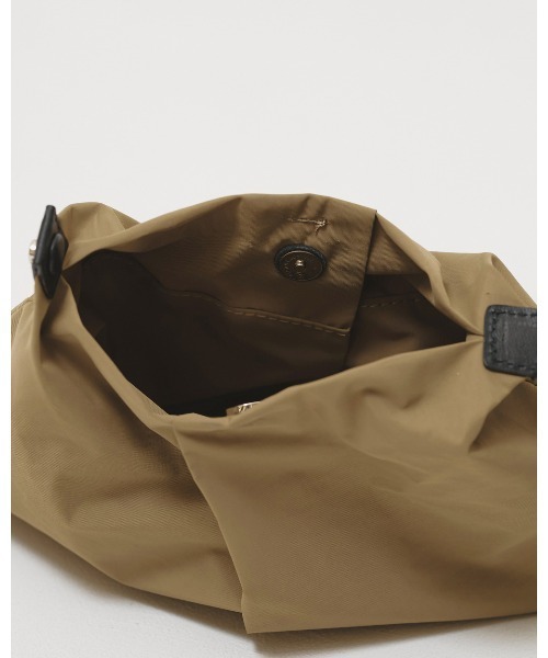 TODAYFUL（トゥデイフル）の「Leatherbelt Mini Bag（ハンドバッグ・レディース・ベージュ/ブラック・FREE）」の11枚目の写真