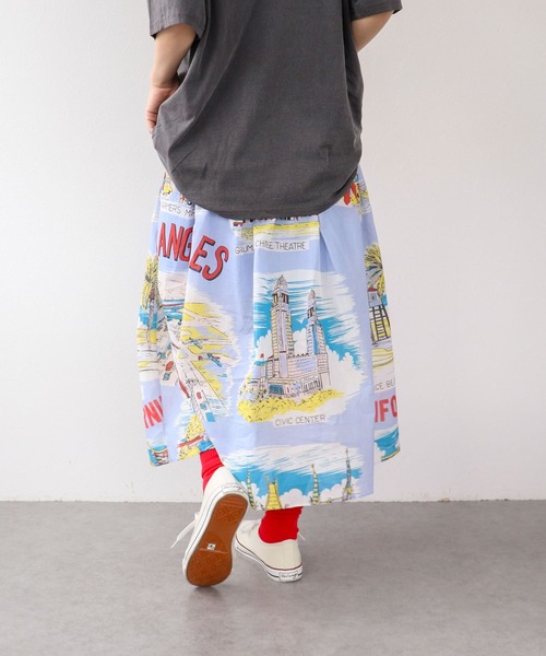 Three Four Time（ｽﾘｰﾌｫｰﾀｲﾑ）の「レトロヴィンテージ柄スカート（スカート・レディース・パープル・FREE）」の3枚目の写真