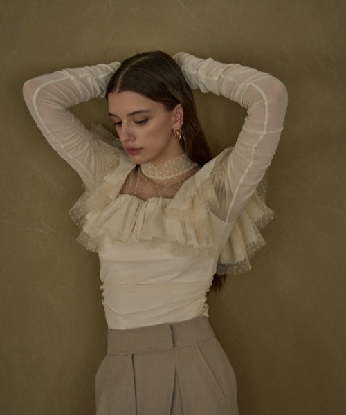 ERADIE(エラディエ)の「Dot Tulle Stretch Top ドットチュールストレッチTOP(その他トップス・レディース・ブラック/アイボリー・FREE)」の8枚目の写真