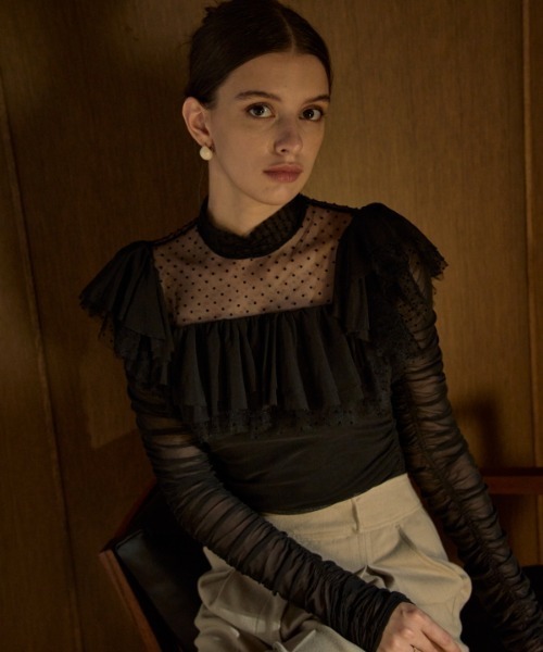 ERADIE(エラディエ)の「Dot Tulle Stretch Top ドットチュールストレッチTOP(その他トップス・レディース・ブラック/アイボリー・FREE)」の4枚目の写真
