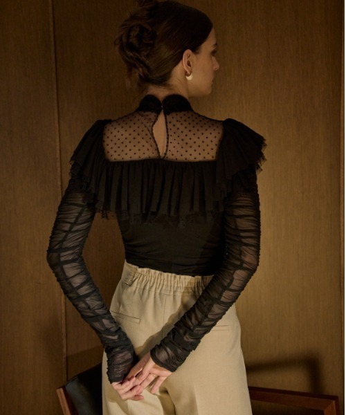 ERADIE(エラディエ)の「Dot Tulle Stretch Top ドットチュールストレッチTOP(その他トップス・レディース・ブラック/アイボリー・FREE)」の18枚目の写真