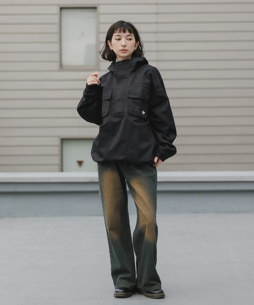 adidas(アディダス)の「adidas/アディダス トレフォイルロゴ ブリットコアパーカー ナイロンジャケット 2026年 夏 夏服(ナイロンジャケット・メンズ・ブラック・M/L/XL)」の13枚目の写真