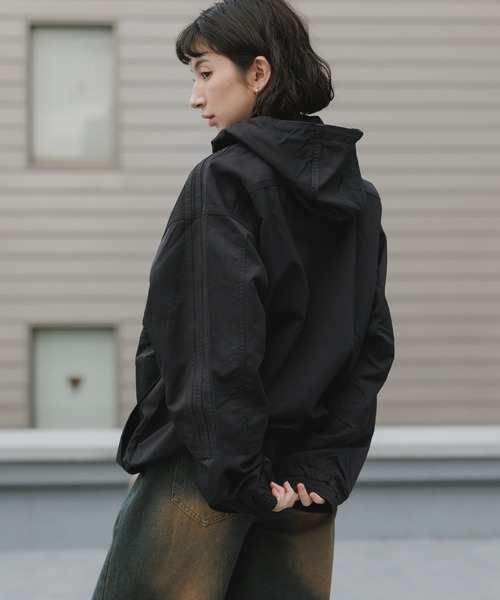 adidas(アディダス)の「adidas/アディダス トレフォイルロゴ ブリットコアパーカー ナイロンジャケット 2026年 夏 夏服(ナイロンジャケット・メンズ・ブラック・M/L/XL)」の9枚目の写真